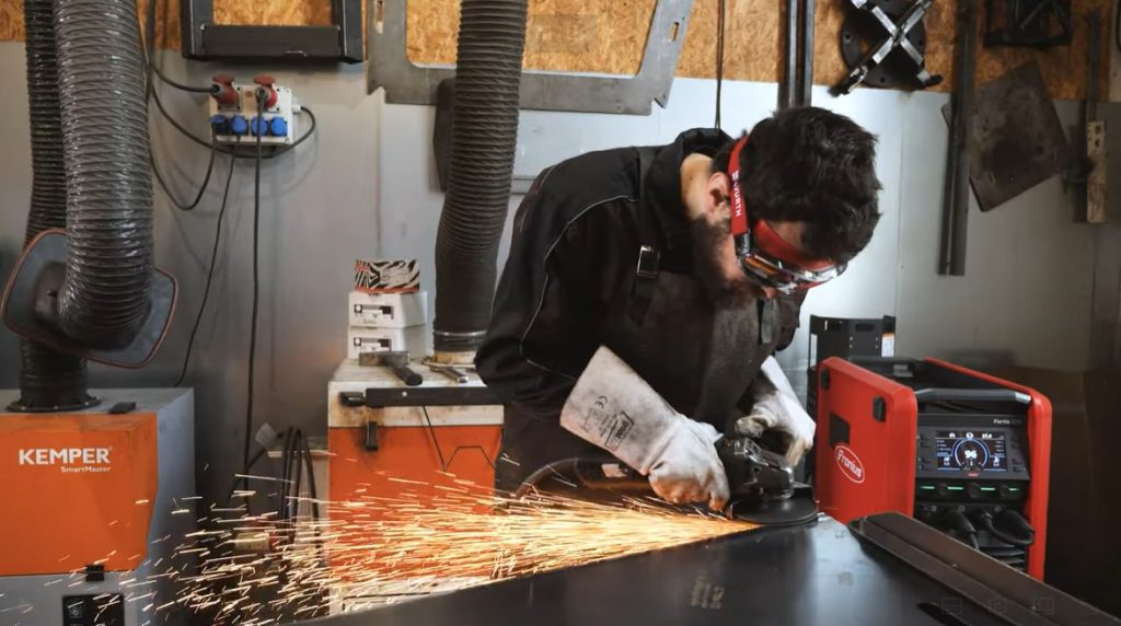 Gerald Kalser, Schweißer FLARE Grill / Materialbearbeitung mit Würth